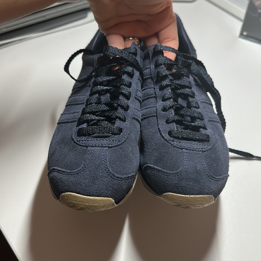 the khaite x adidas originals sneaker in navy